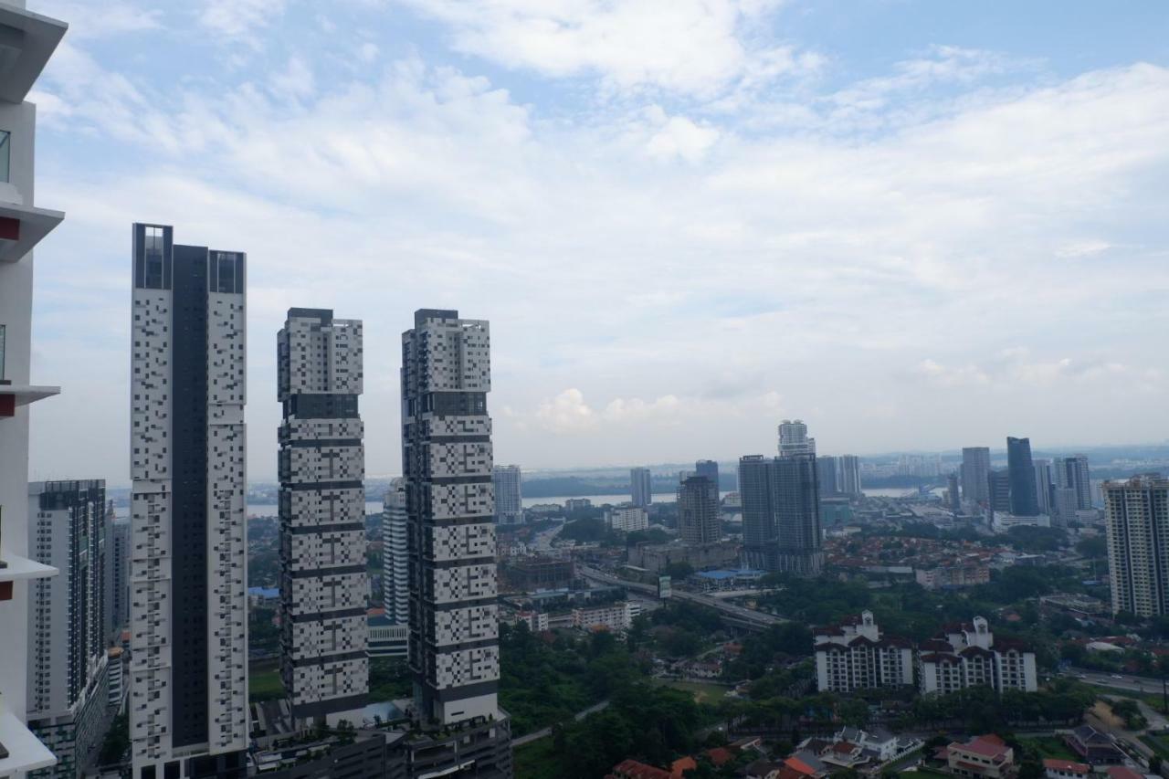 The Pinnacle Tower Johor Bahru Exterior photo