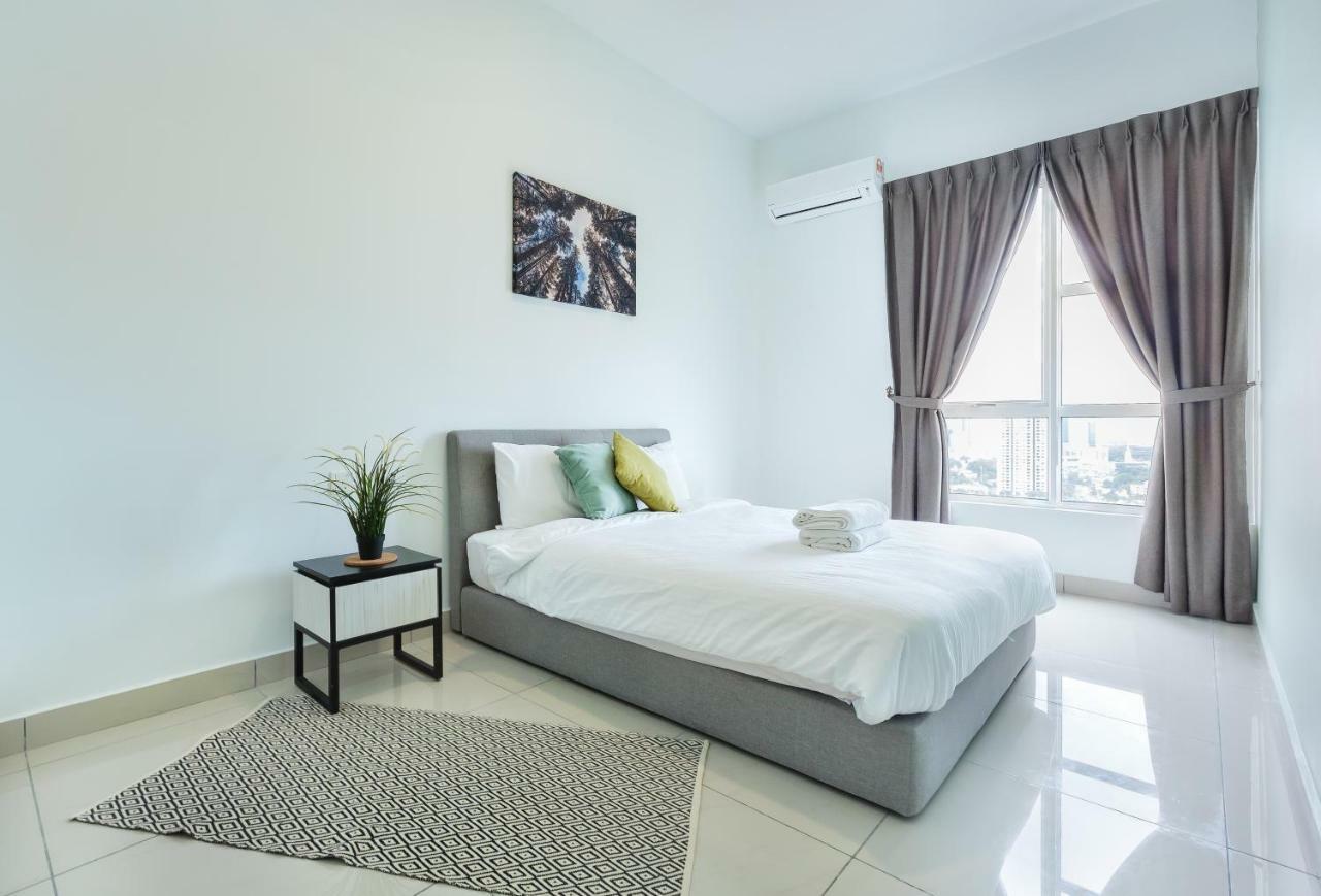 The Pinnacle Tower Johor Bahru Exterior photo
