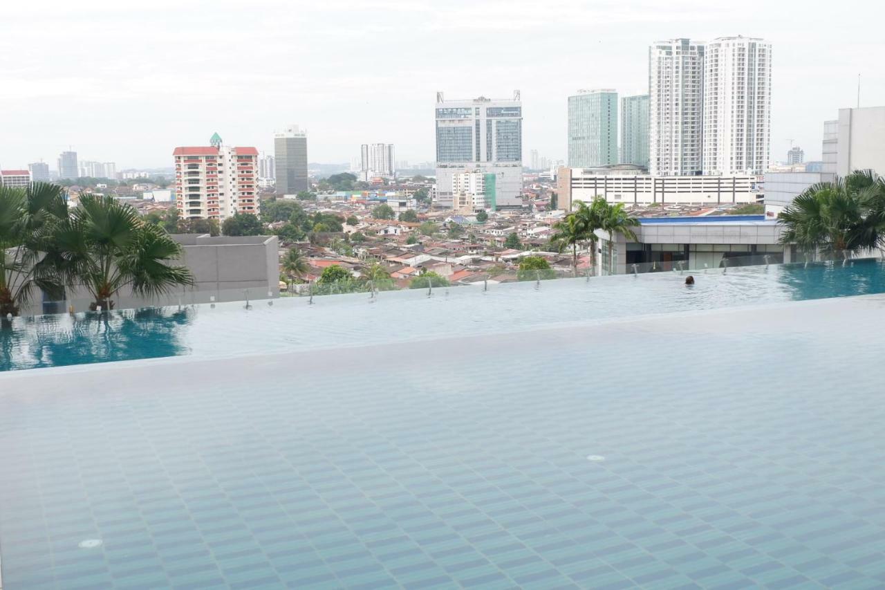 The Pinnacle Tower Johor Bahru Exterior photo